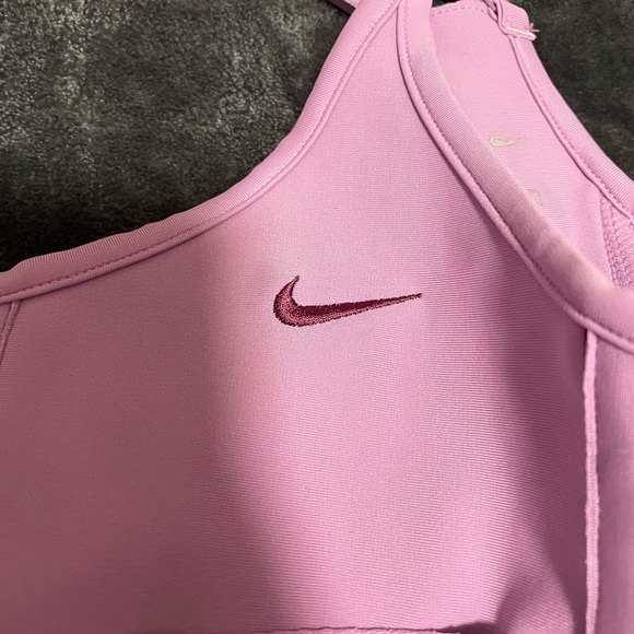 Nike top - Picture 3 of 4